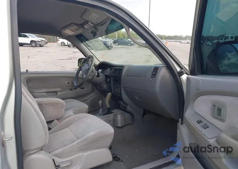 2001 Toyota Tacoma Base V6 z USA, uszkodzony, nr VIN 5TEWN72N91Z846853